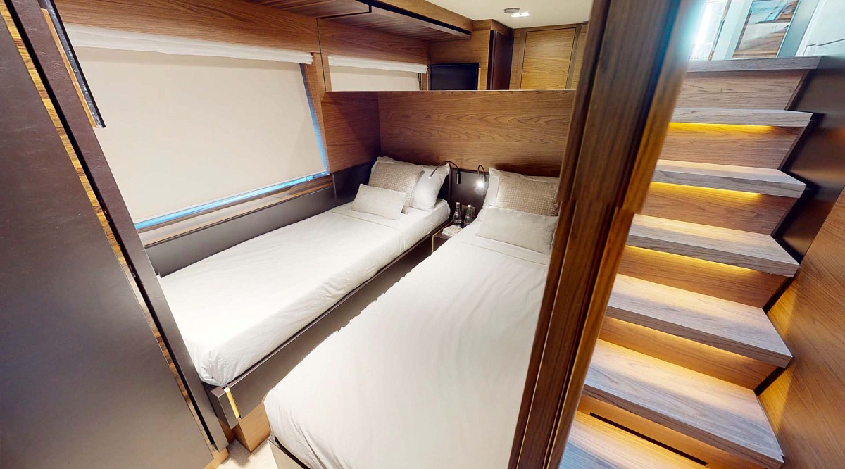 Аренда моторной яхты Ferretti 670 Bella 4 в Дубае, ОАЭ